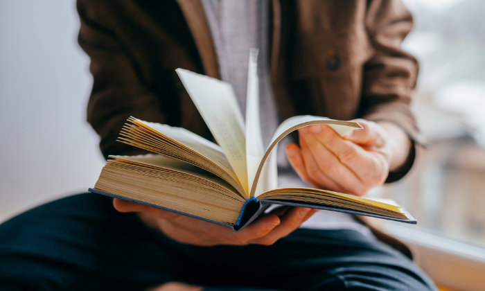 Bücher leisten einen wichtigen Beitrag zur Aufklärung ©aeroking/AdobeStock